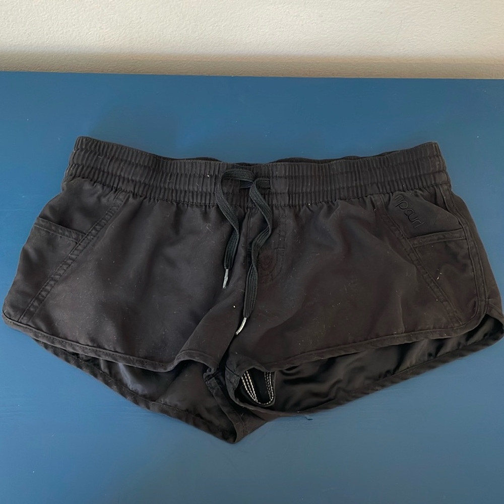 Rip Curl Medium Athletic Shorts with pockets - black